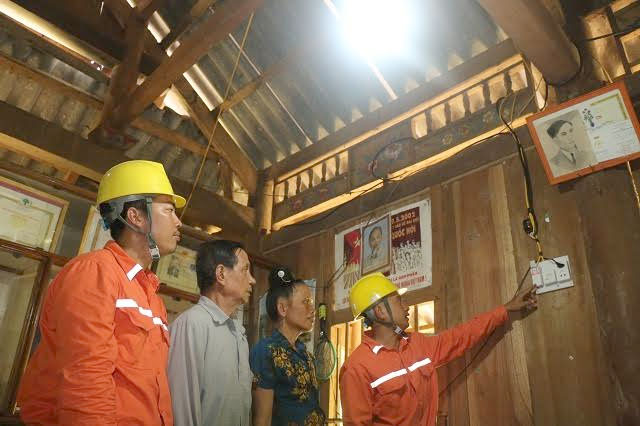 Son La termina proyecto de suministro de electricidad para comunidades étnicas